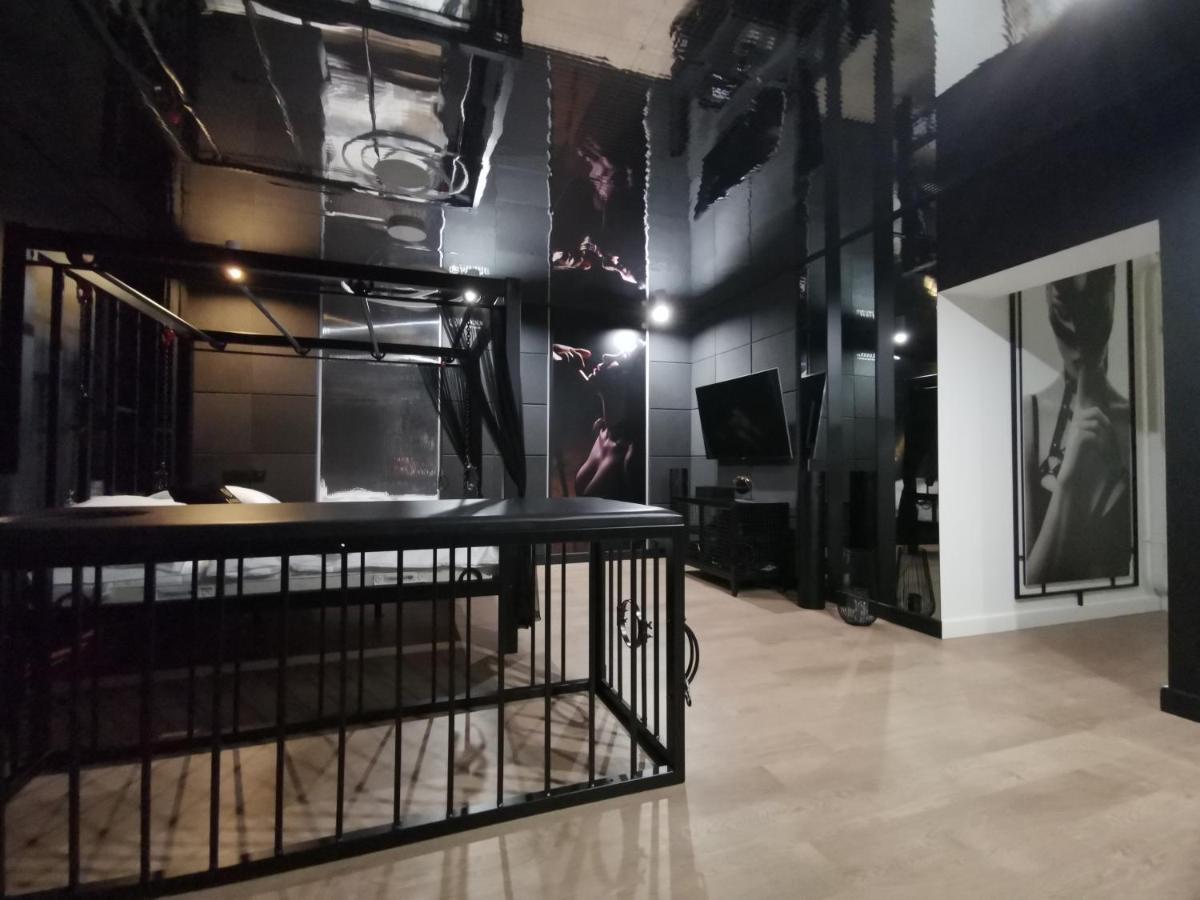 Bdsm Apartament Czestochowa Luxxx - Adults Only - Tylko Dla Doroslych Ngoại thất bức ảnh